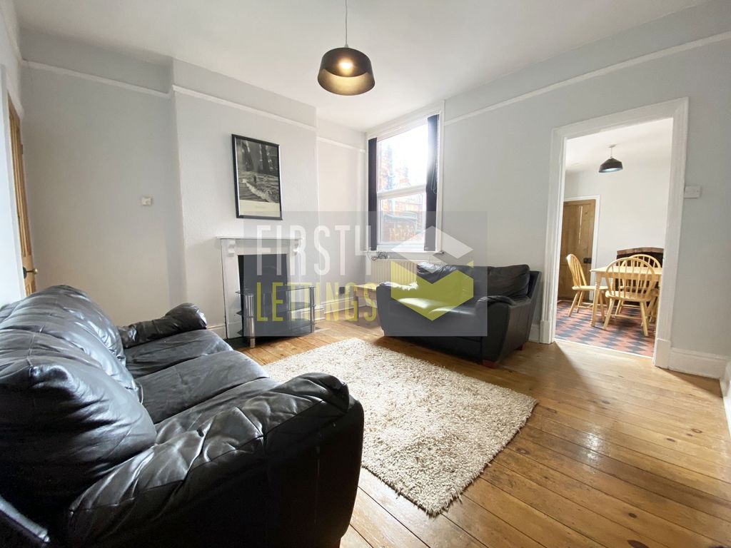 Property photo 1 of 11 Photo 8