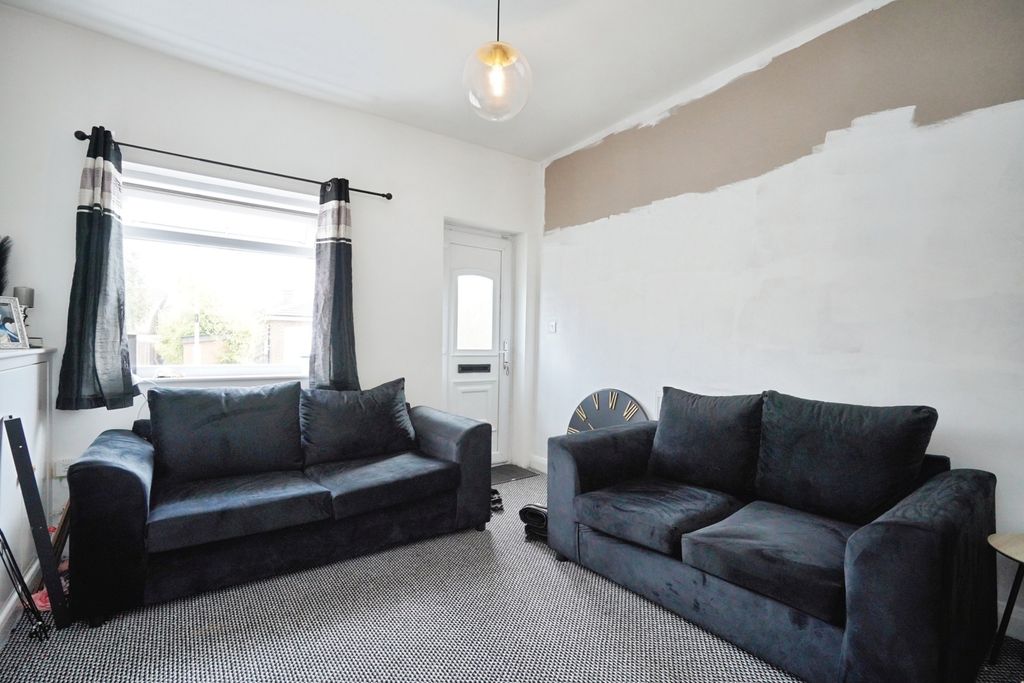 Property photo 3 of 16 Pbox-Img.Jpg