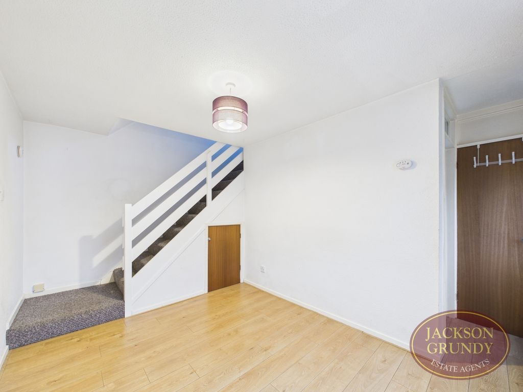 Property photo 2 of 13 Fishers Close