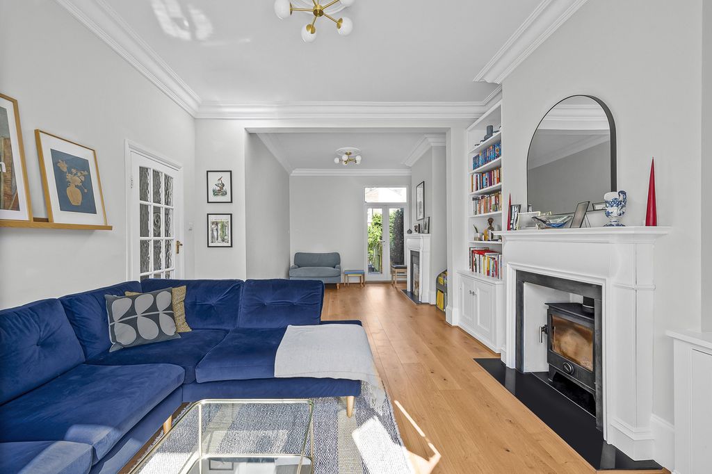 Property photo 3 of 16