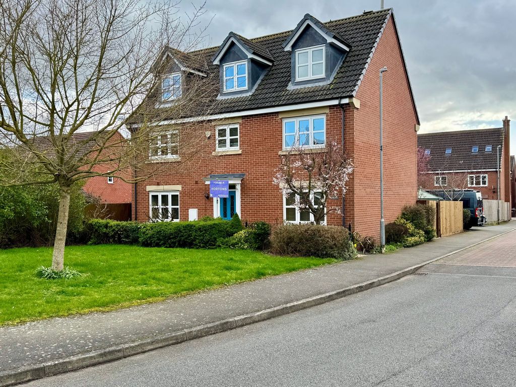 Property photo 1 of 39