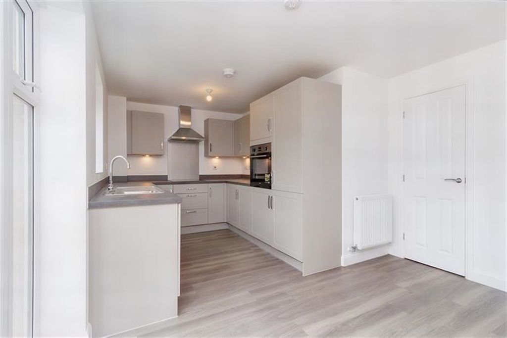 Property photo 3 of 18 Kitchen View 2