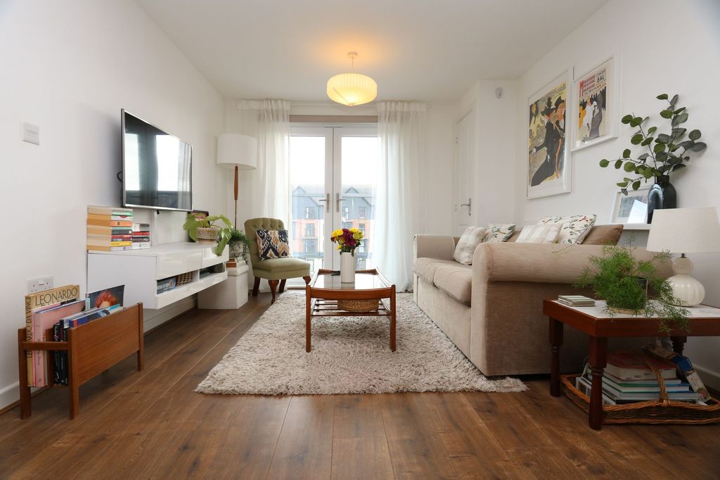 Property photo 2 of 24