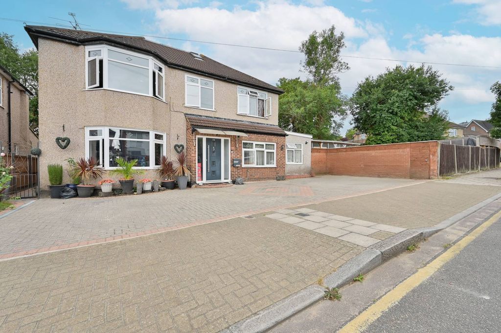 Property photo 2 of 36