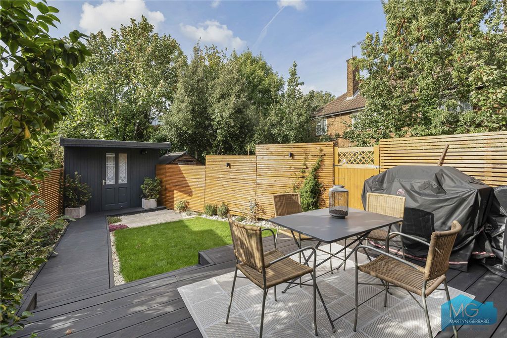 Property photo 3 of 23 Picture No. 32