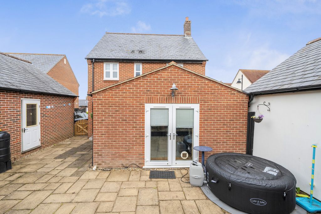Property photo 2 of 13