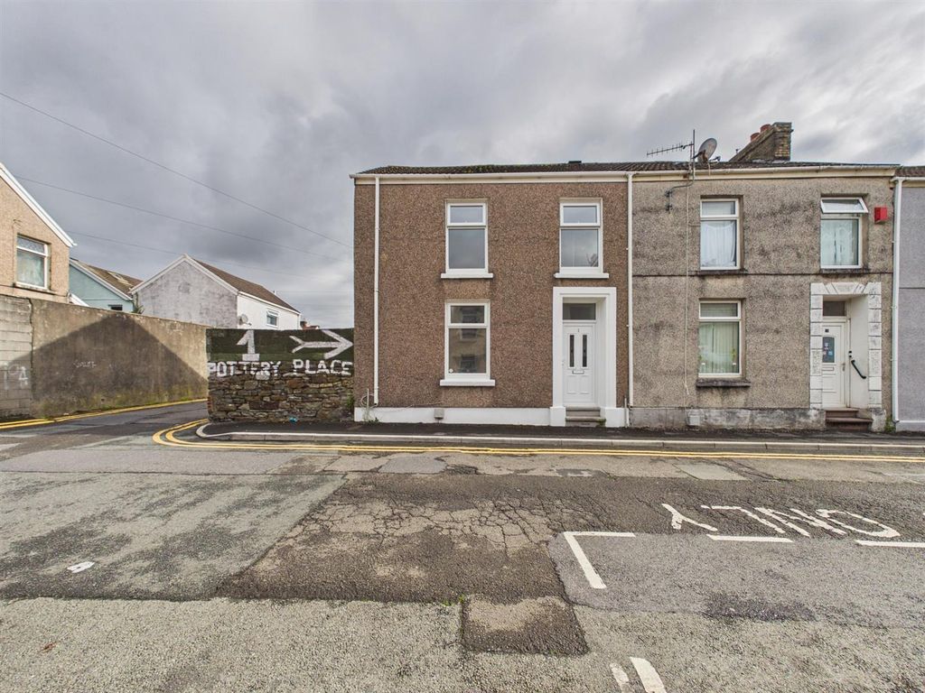Property photo 1 of 18 Cam04045G0-Pr0137-Still014.Jpg