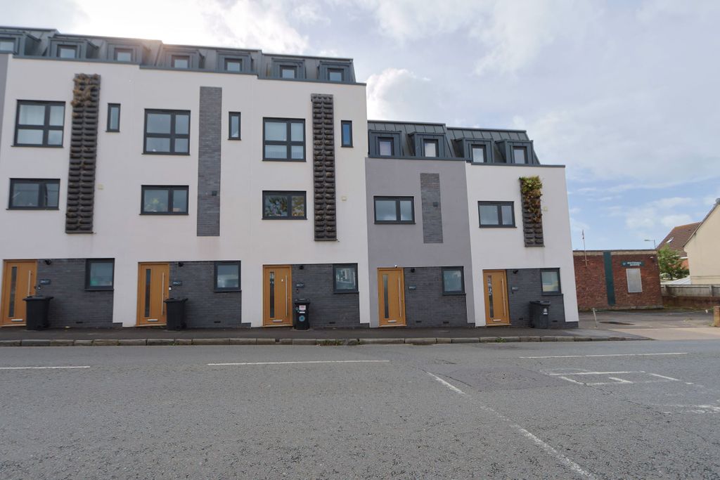 Property photo 1 of 33