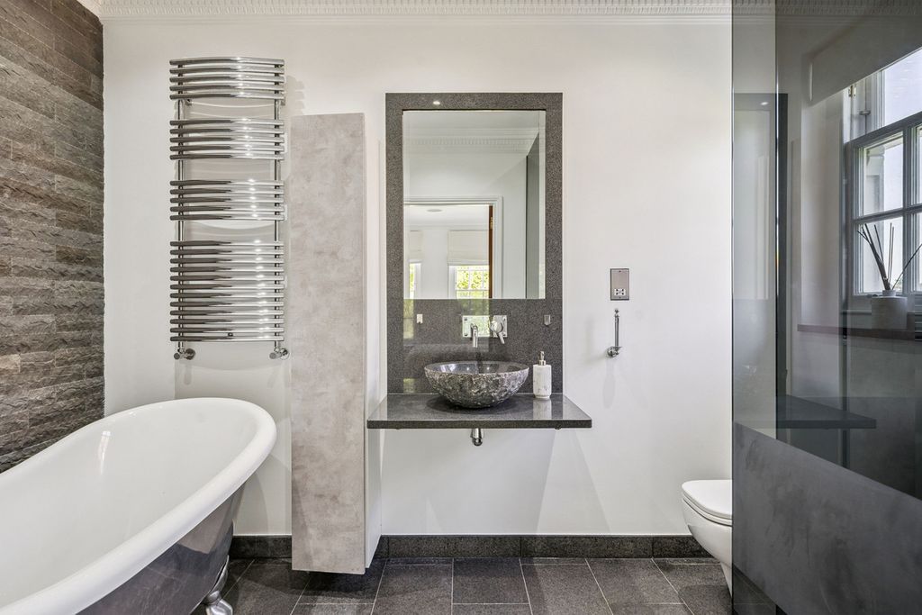 Additional image 23 of 8 bed detached house for saleHolbrook Lane, Chislehurst BR7