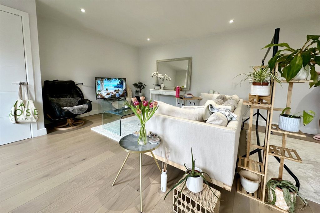 Property photo 2 of 9 Picture No. 06
