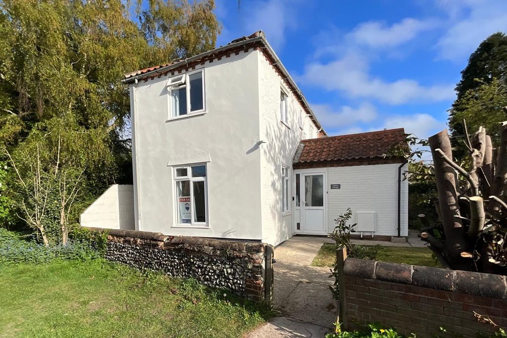 Property photo 1 of 15 House