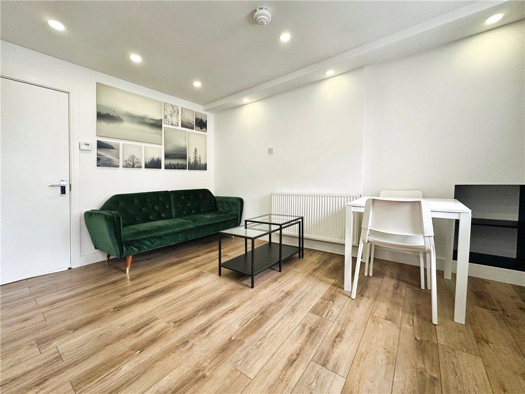 Property photo 1 of 7 Reception/Kitchen
