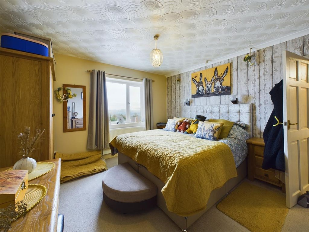 Property photo 3 of 57 Cam03055G0-Pr0180-Still030.Jpg