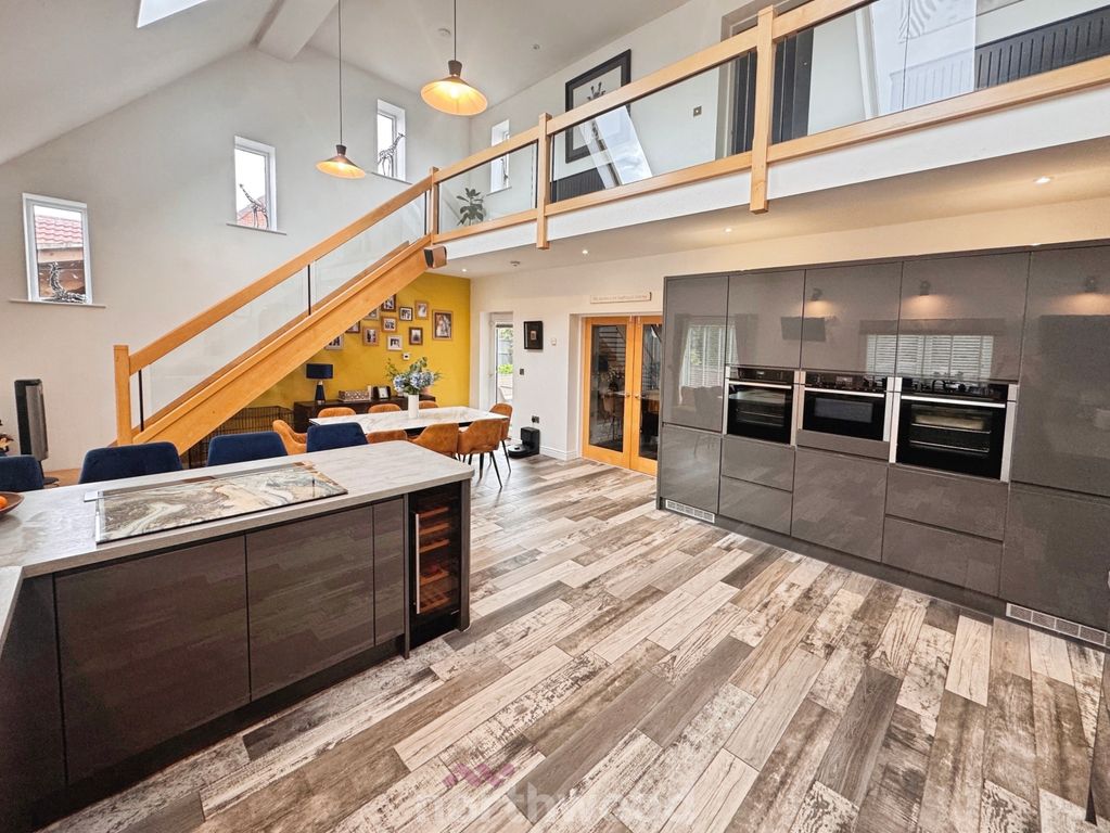 Property photo 2 of 38