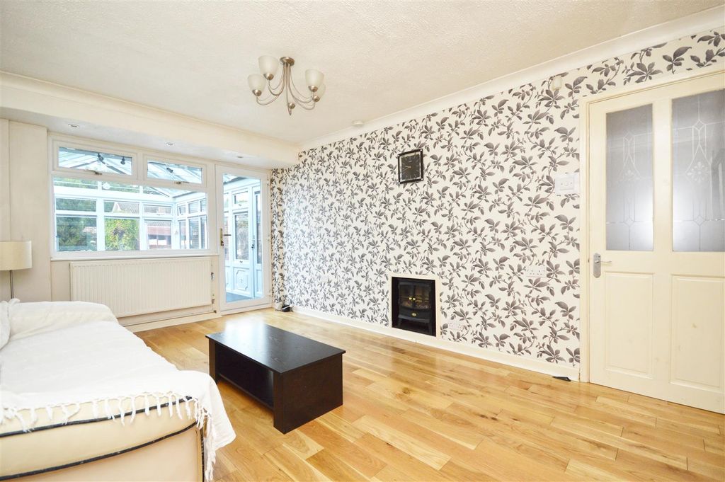 Property photo 3 of 14 Dining Room
