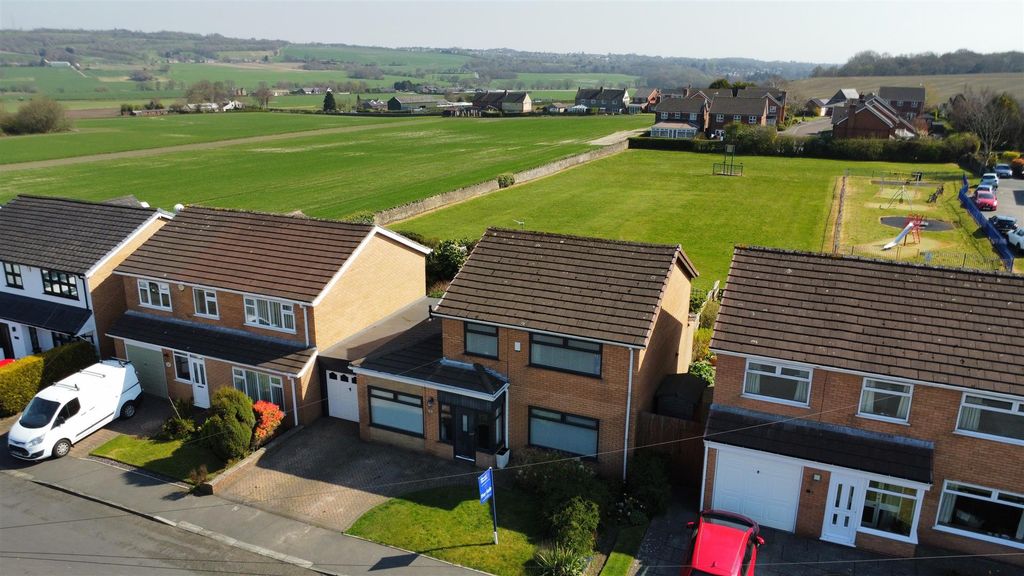 Property photo 1 of 25 Highfield Drive For Sale