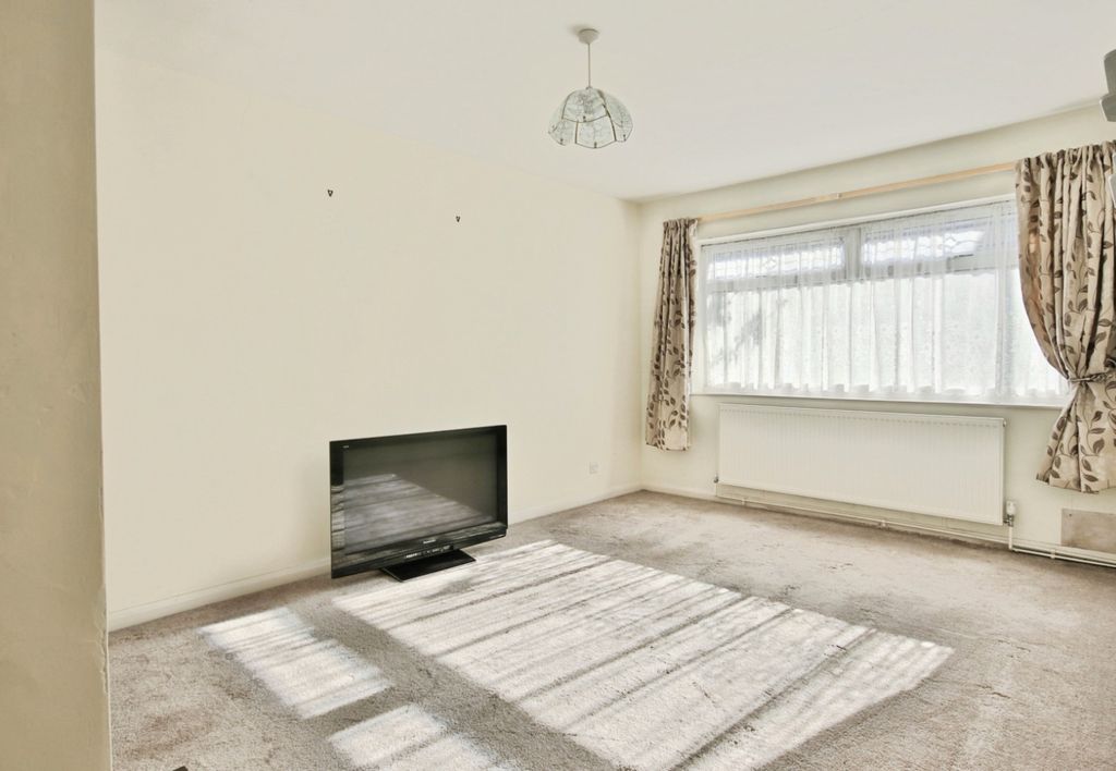 Property photo 3 of 11 4357597