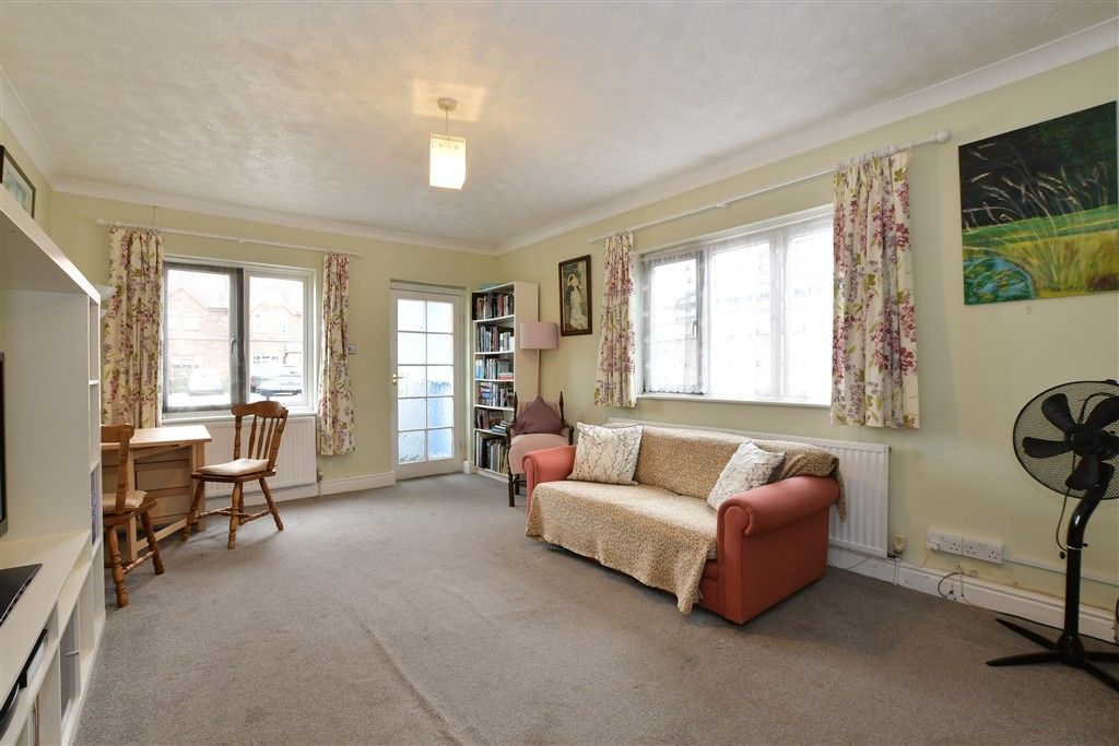 Property photo 1 of 14 Lounge/Dining Room