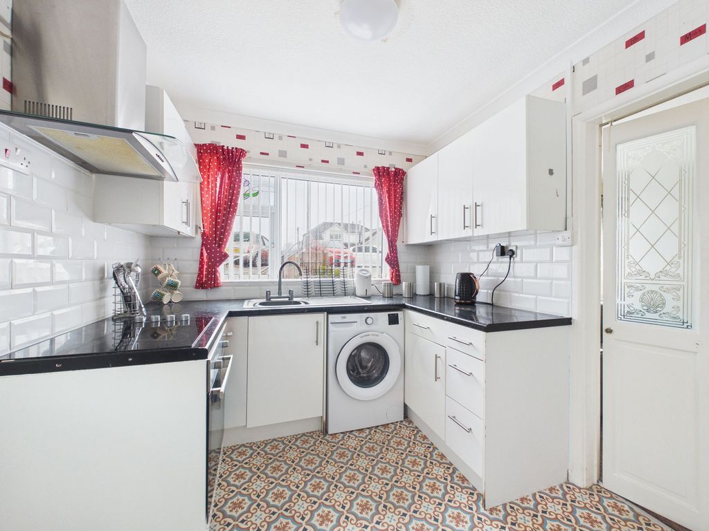 Property photo 3 of 14 Kitchen