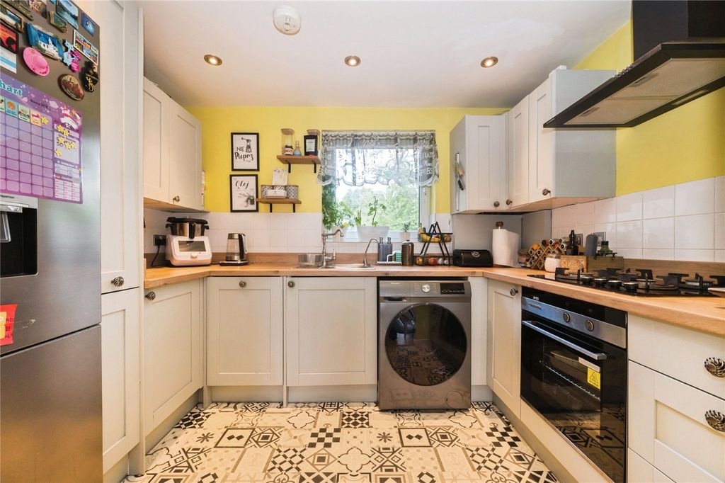 Property photo 2 of 13 Picture No. 21