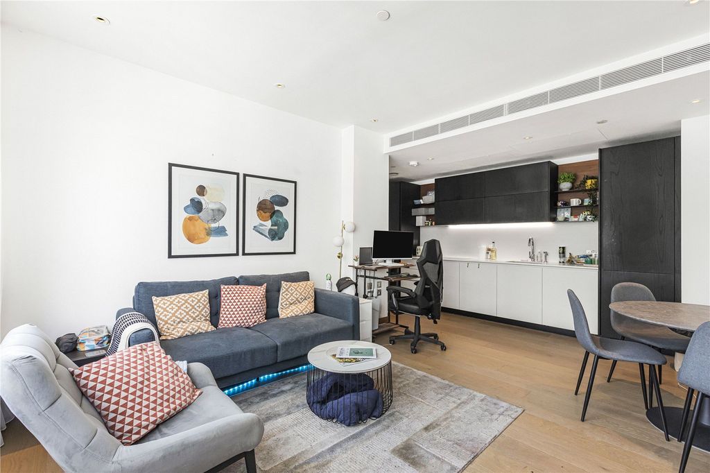Property photo 2 of 16 Open Plan