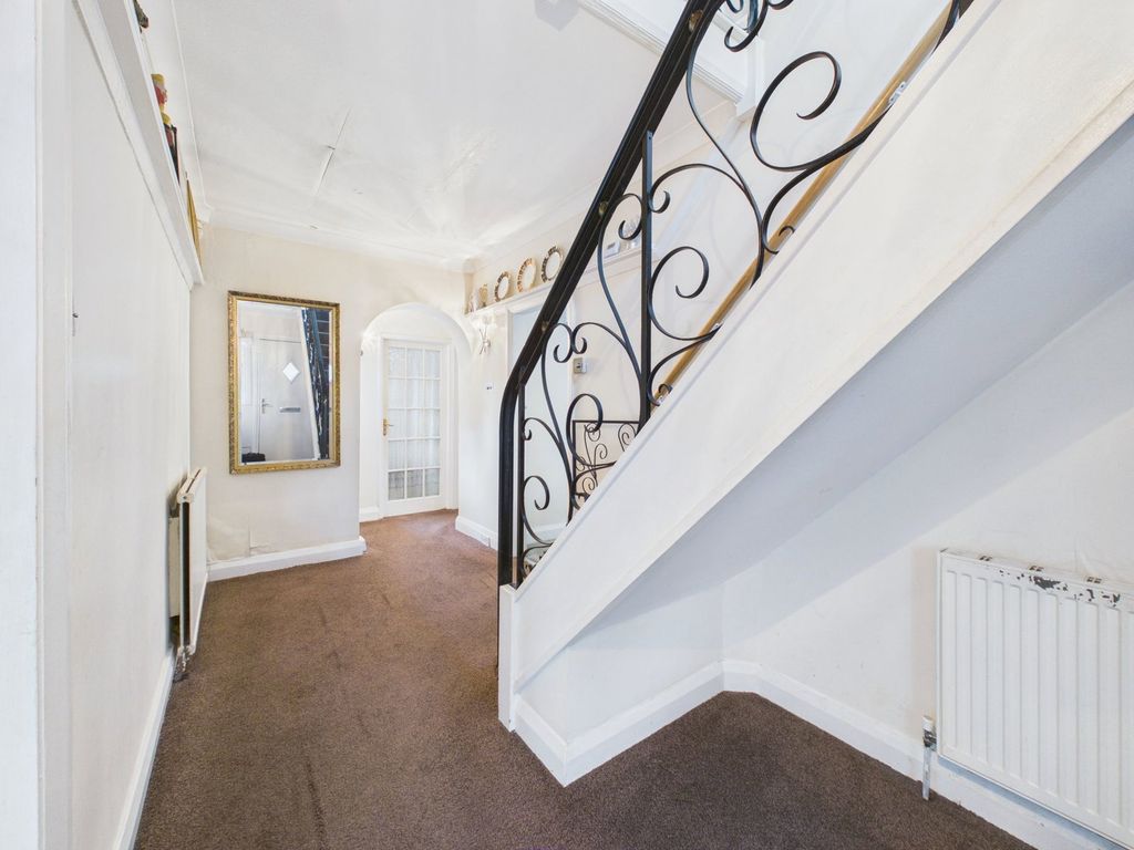 Property photo 3 of 30