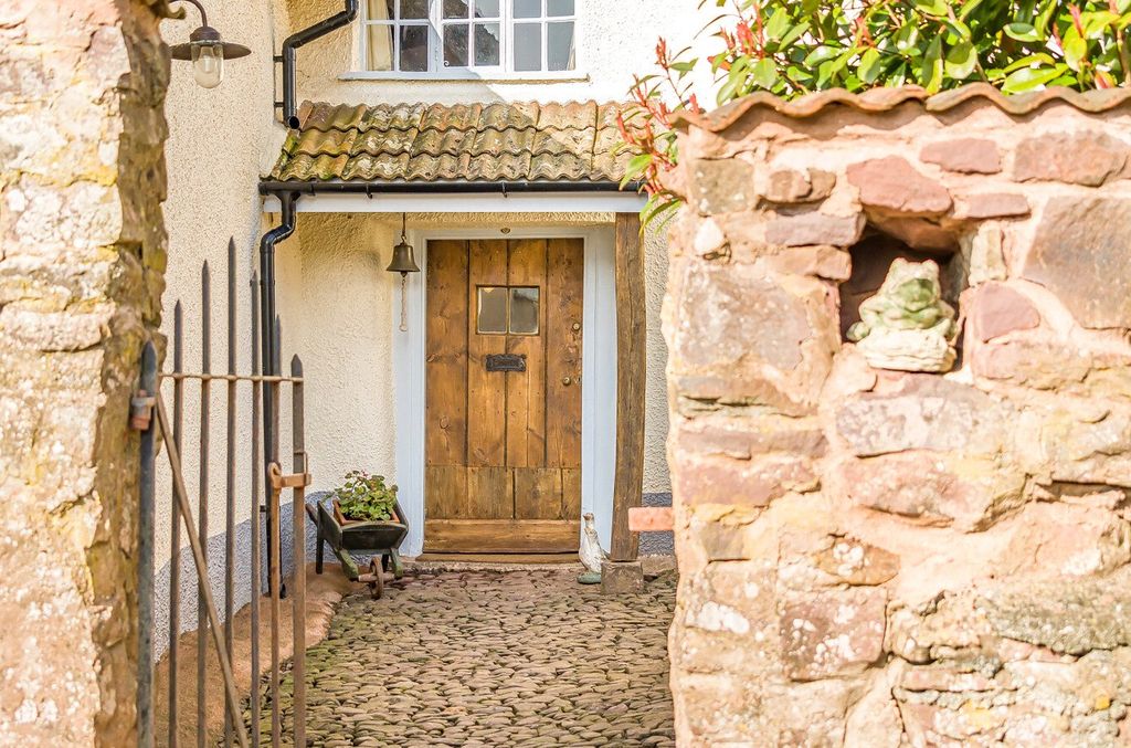 Property photo 2 of 24 Entrance