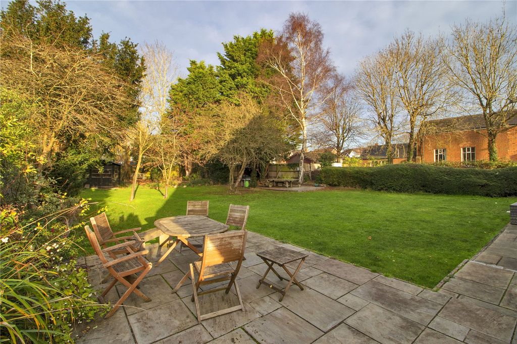 Property photo 2 of 15 Garden