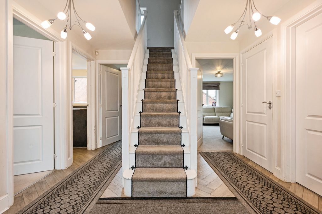 Property photo 2 of 22