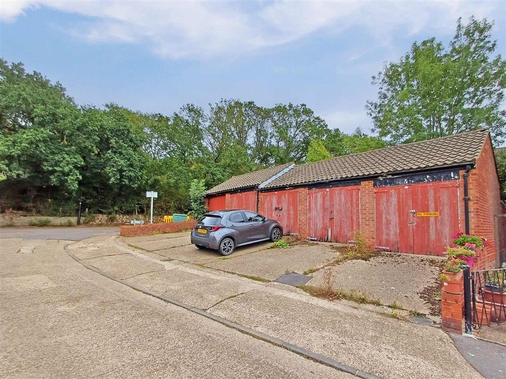 Property photo 3 of 4