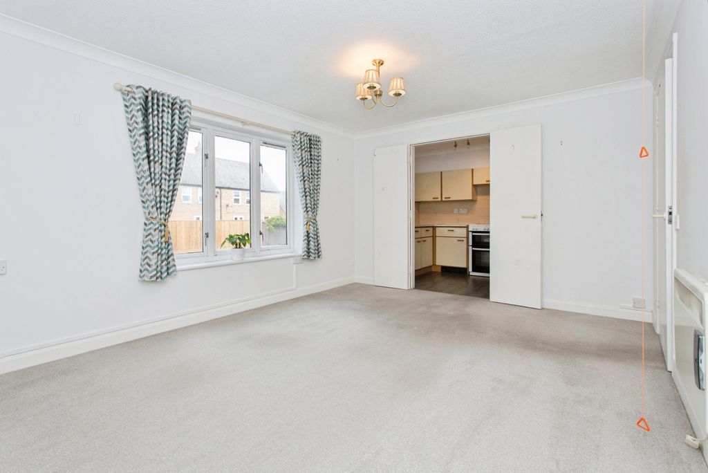 Property photo 2 of 17 Living Room