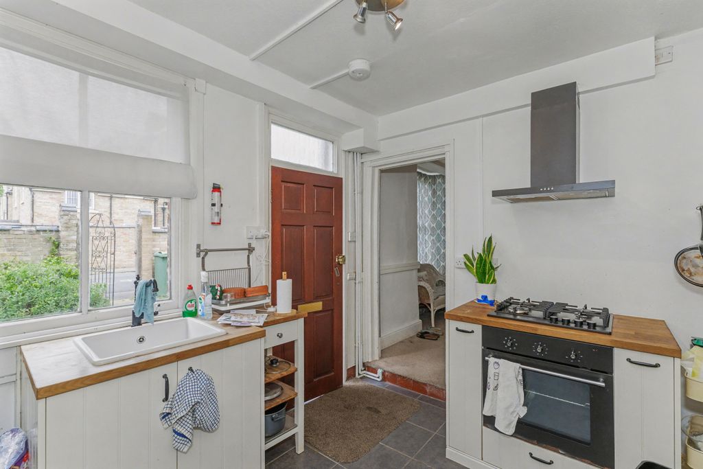Property photo 3 of 27