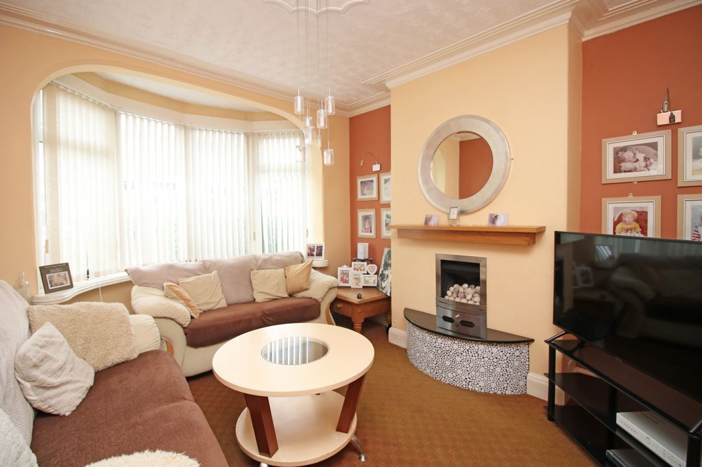 Property photo 2 of 17