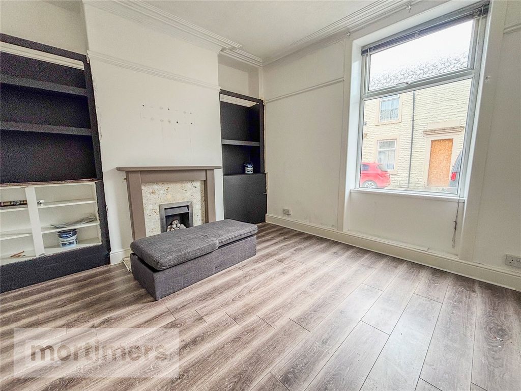Property photo 2 of 21 Living Room