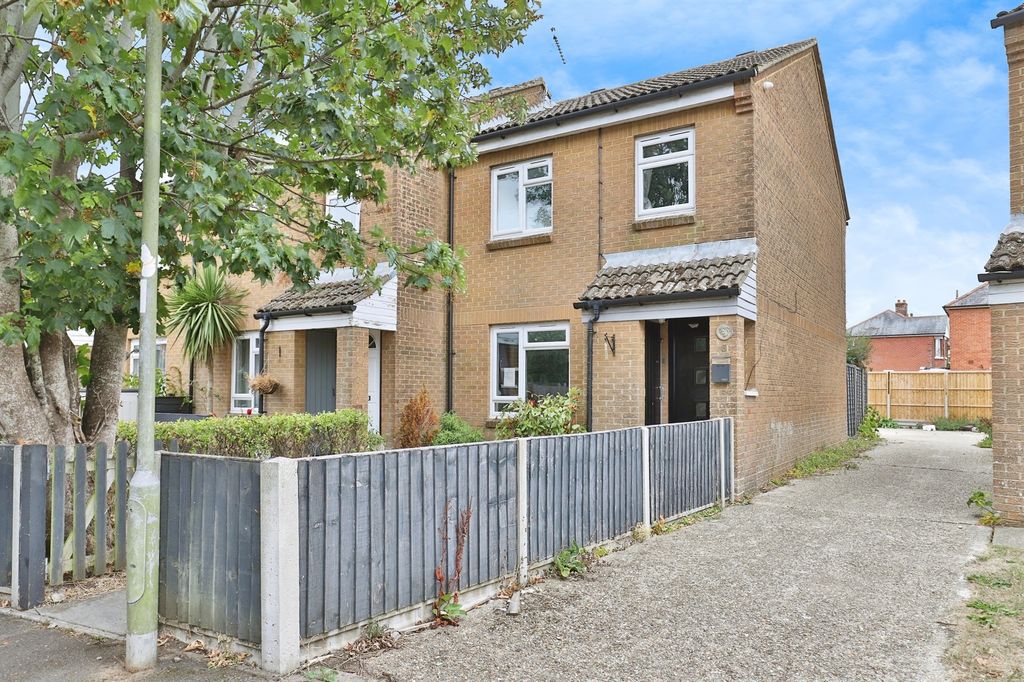 Property photo 2 of 14
