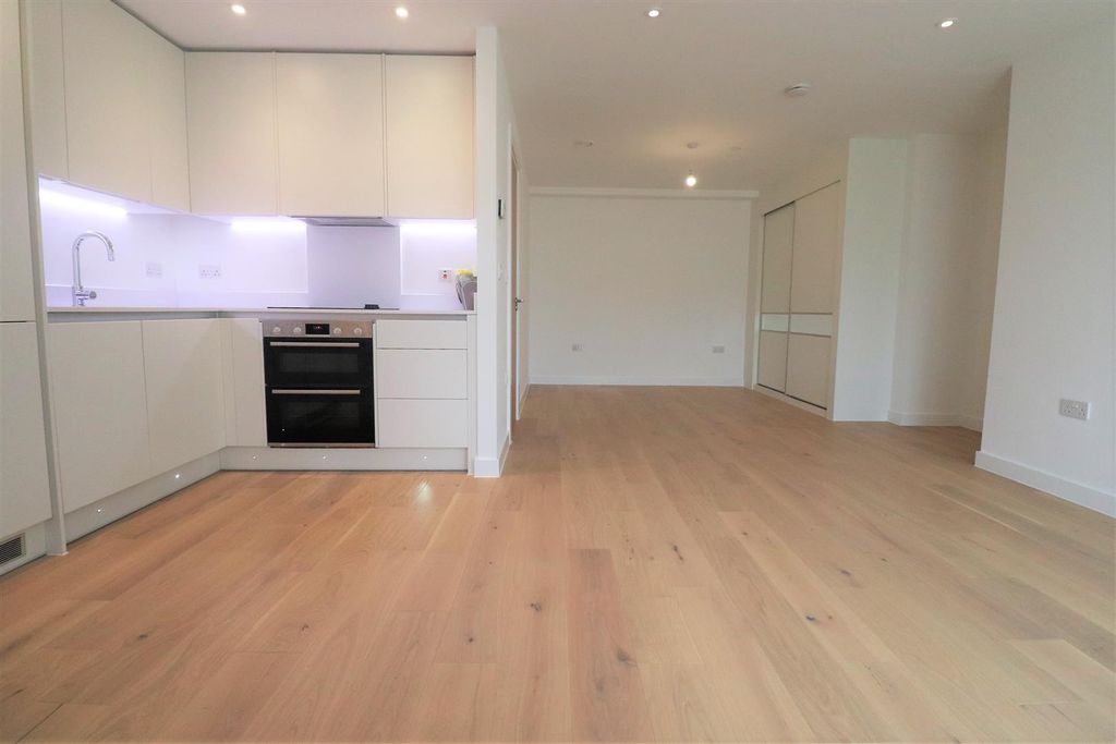 Property photo 3 of 9