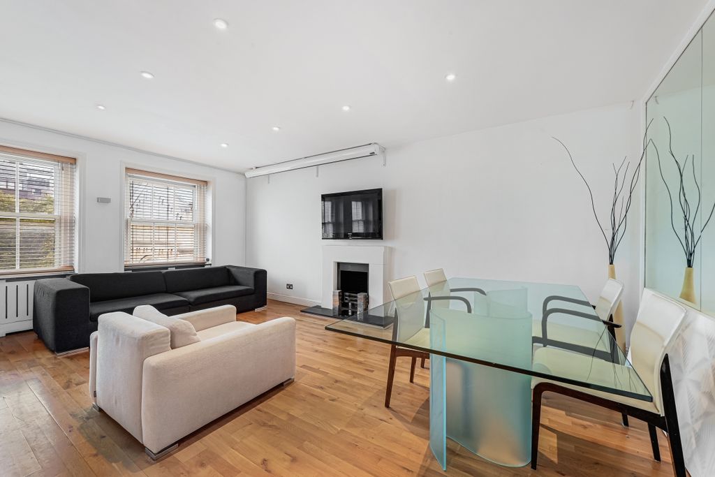 Property photo 1 of 11 Flat 5 65 Ennismo...