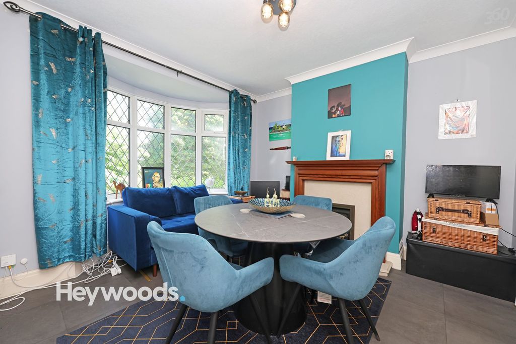 Property photo 3 of 37