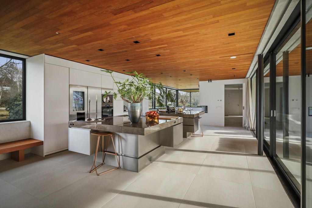 Property photo 3 of 40