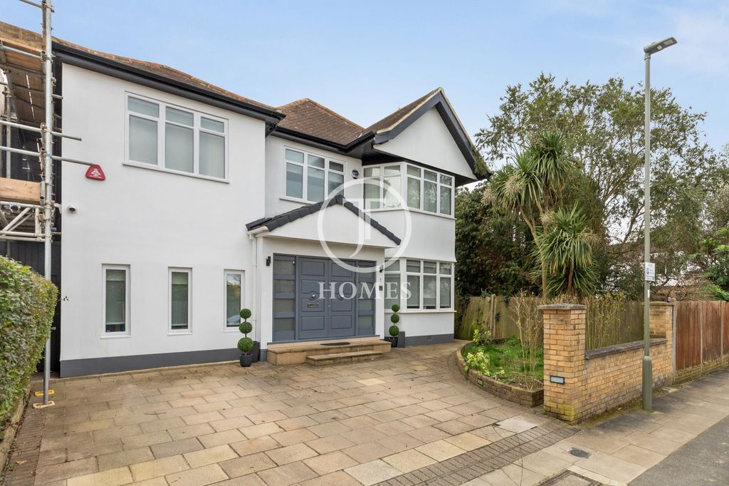 Property photo 1 of 12