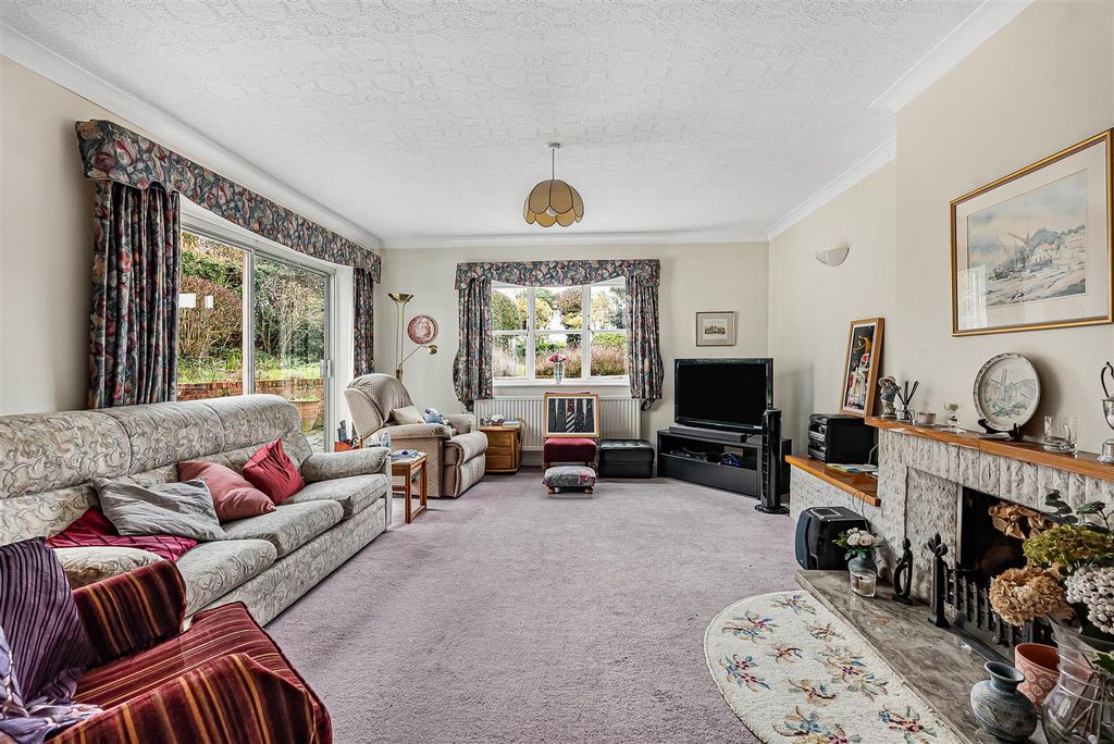 Property photo 2 of 24 35_72601.Jpg