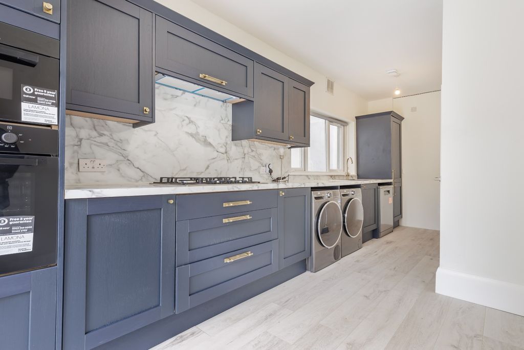 Property photo 2 of 29 5194852