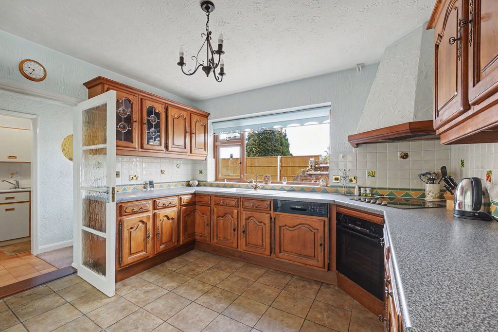 Property photo 3 of 36
