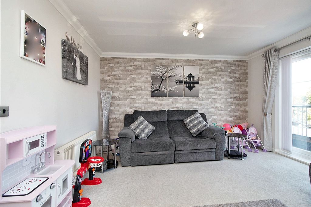 Property photo 3 of 24