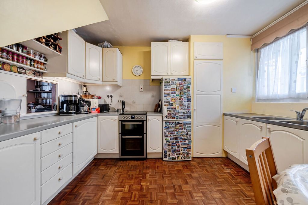 Property photo 2 of 13