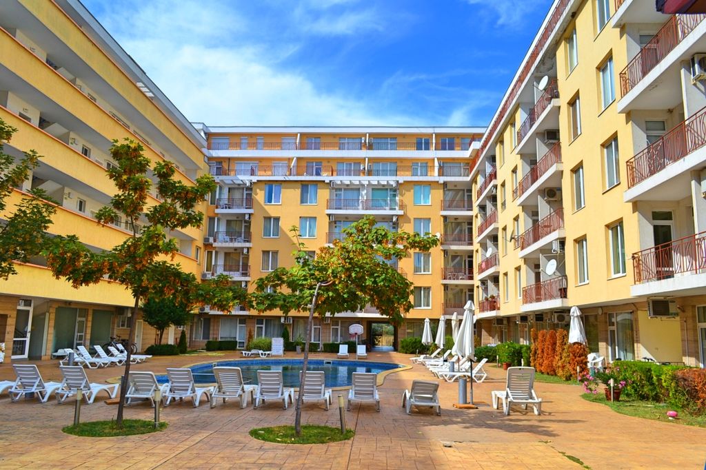 Property photo 3 of 42