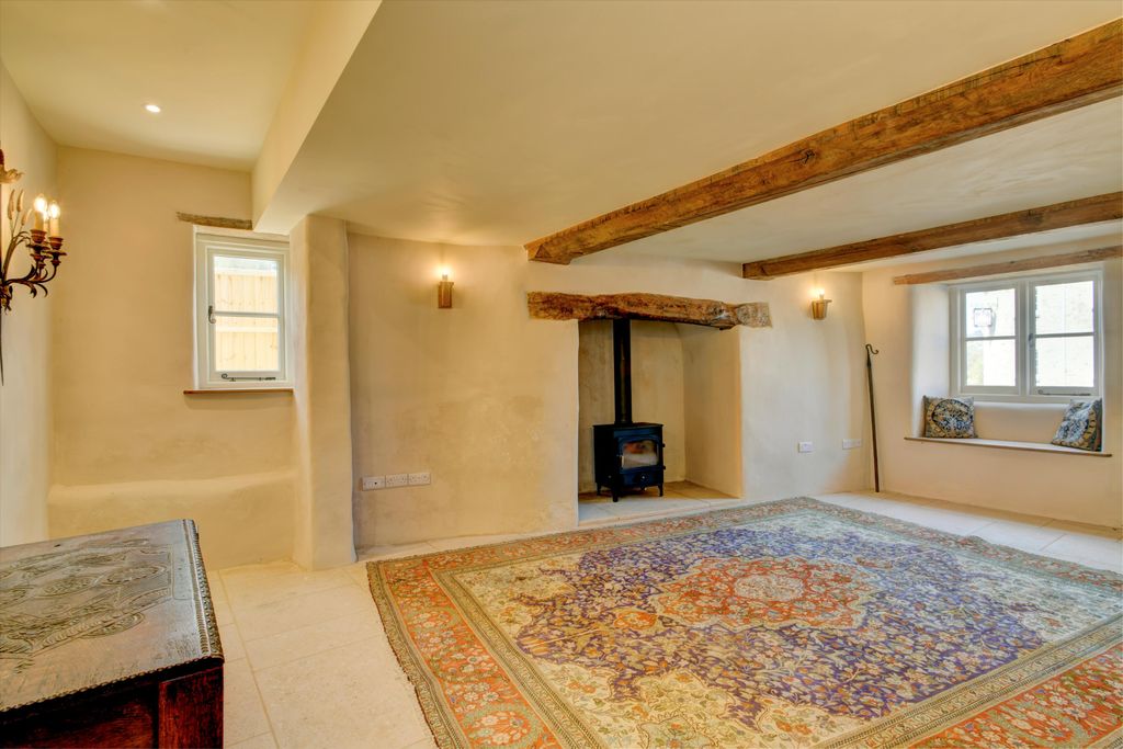 Property photo 3 of 18 Image