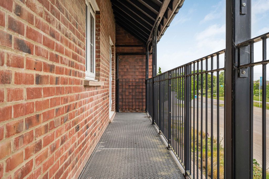 Additional image 7 of 2 bed flat for saleFranklin Gardens, Didcot OX11