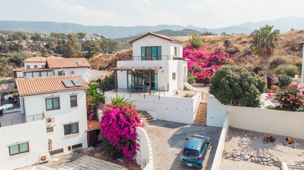 Property photo 1 of 26 Sea View 3-Bedroom Triplex Villa In Bah\U00E7Eli, Kyrenia Image No 1