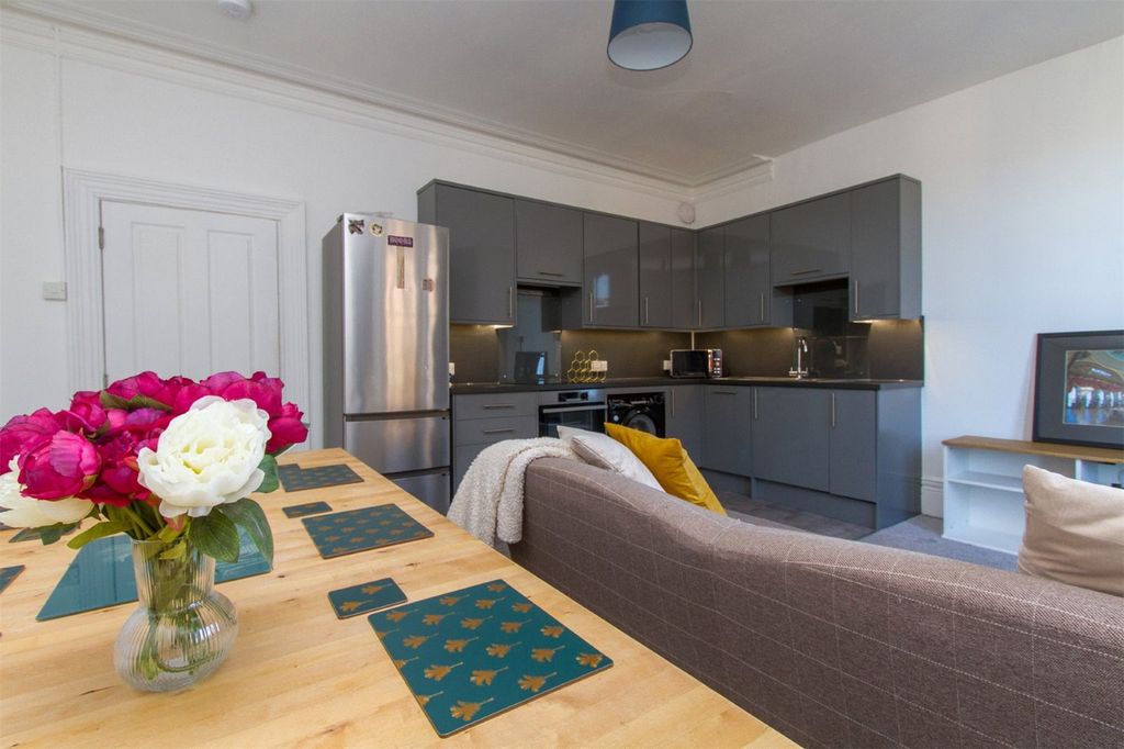 Property photo 2 of 20 Picture No. 35